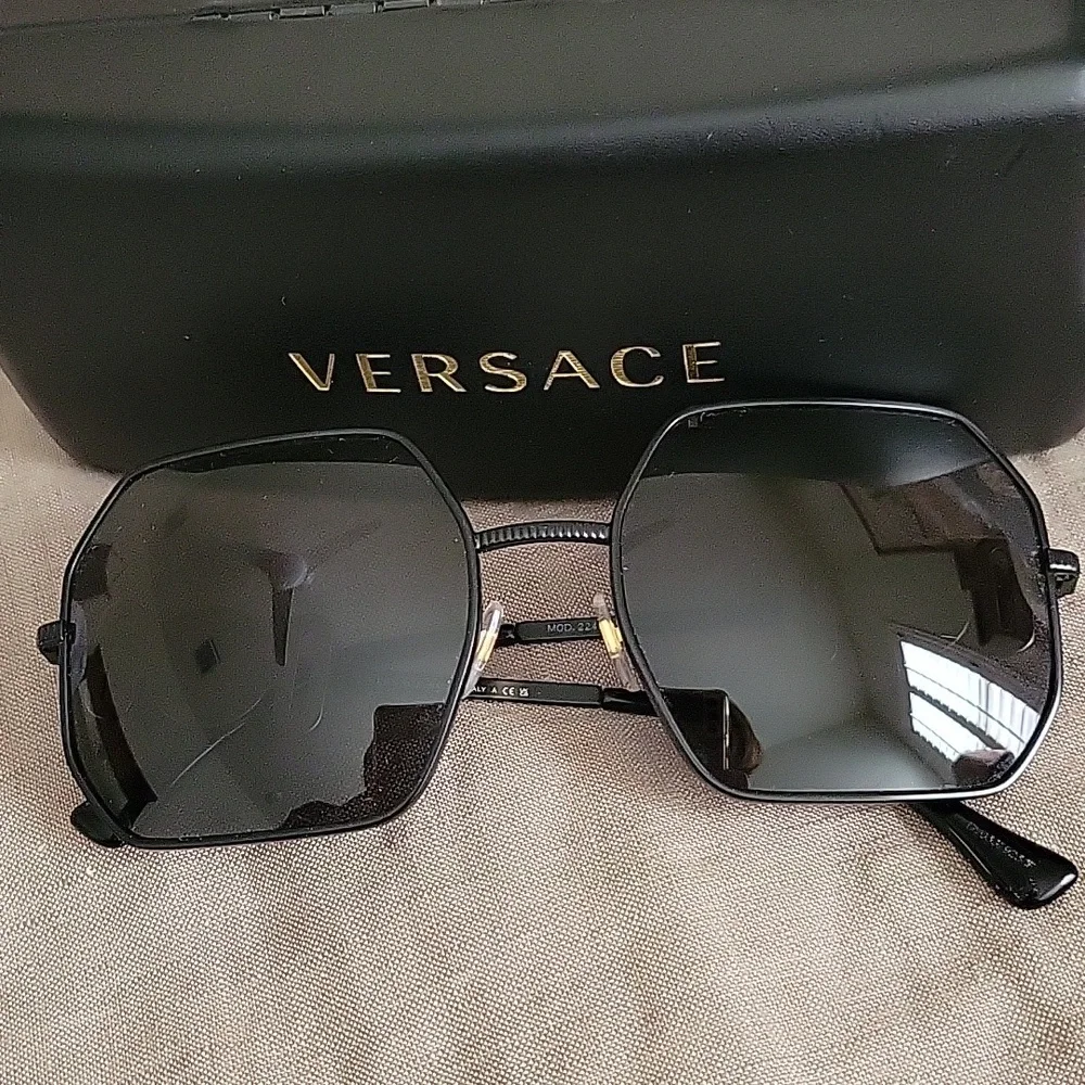 Versace Ve2248 55mm Hexagonal Sunglasses, Medusa Temple Hardware,  Matte Blk - Picture 7 of 13